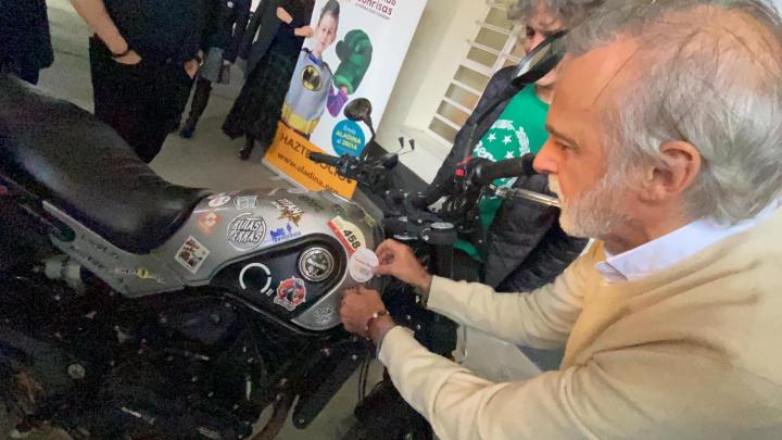 19f4e332-67e9-45af-be06-b3514bd3c39e